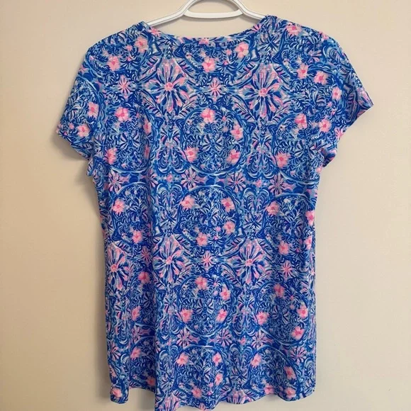 2/40 Lily Pulitzer Etta V-Neck T-Shirt - Women’s Small - Picture 4 of 8